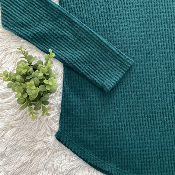 🎉HP🎉 Cherish Brushed Waffle LS Top 💗 Forest Green - Picture 7 of 12